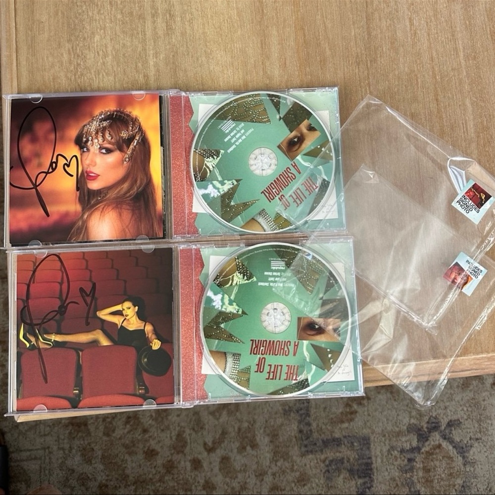 Taylor Swift The Life Of A Showgirl Signed CD Bundle Photo 1 & 4